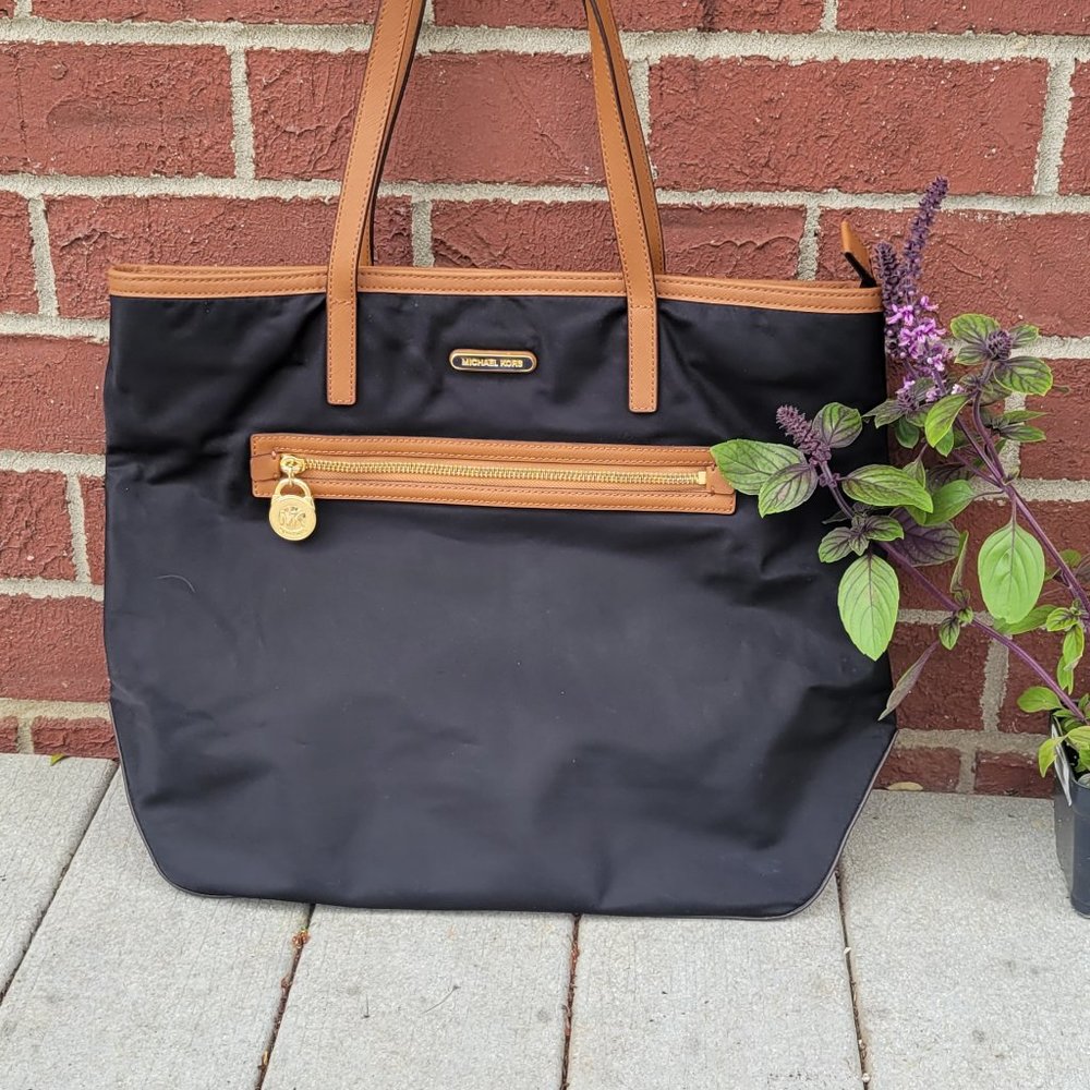 Michael Kors Kempton Nylon Large Shoulder Purse